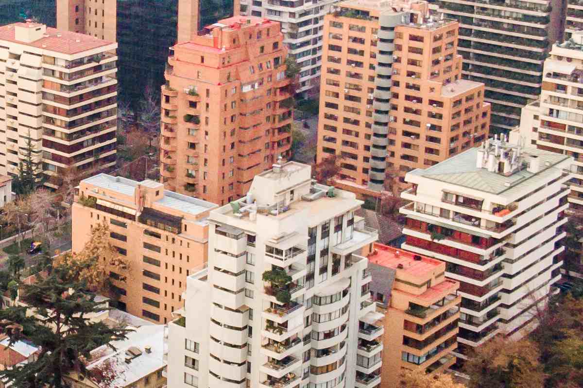 Estudio revela los principales riesgos del mercado inmobiliario chileno