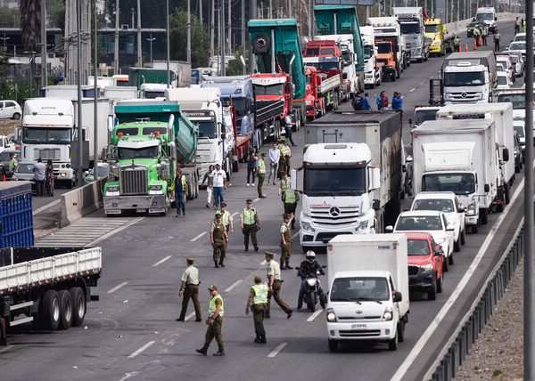 Boric advierte a los camioneros por el paro en Chile: “Vamos a aplicar toda la fuerza de la ley”